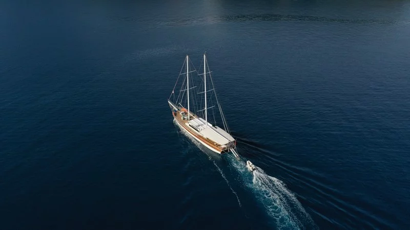 Motor Sailer (Holiday 10)  - 5