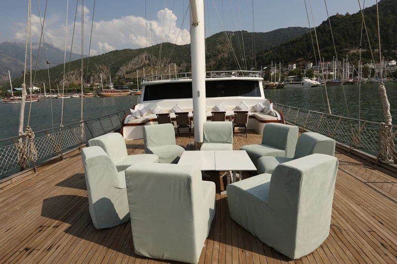 Motor Sailer (Holiday 10)  - 29