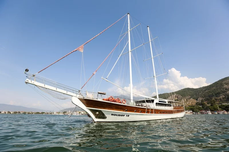Motor Sailer (Holiday 10)  - 32