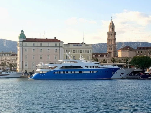 Custom (Luxury Charter Yacht San Aantonio)  - 0