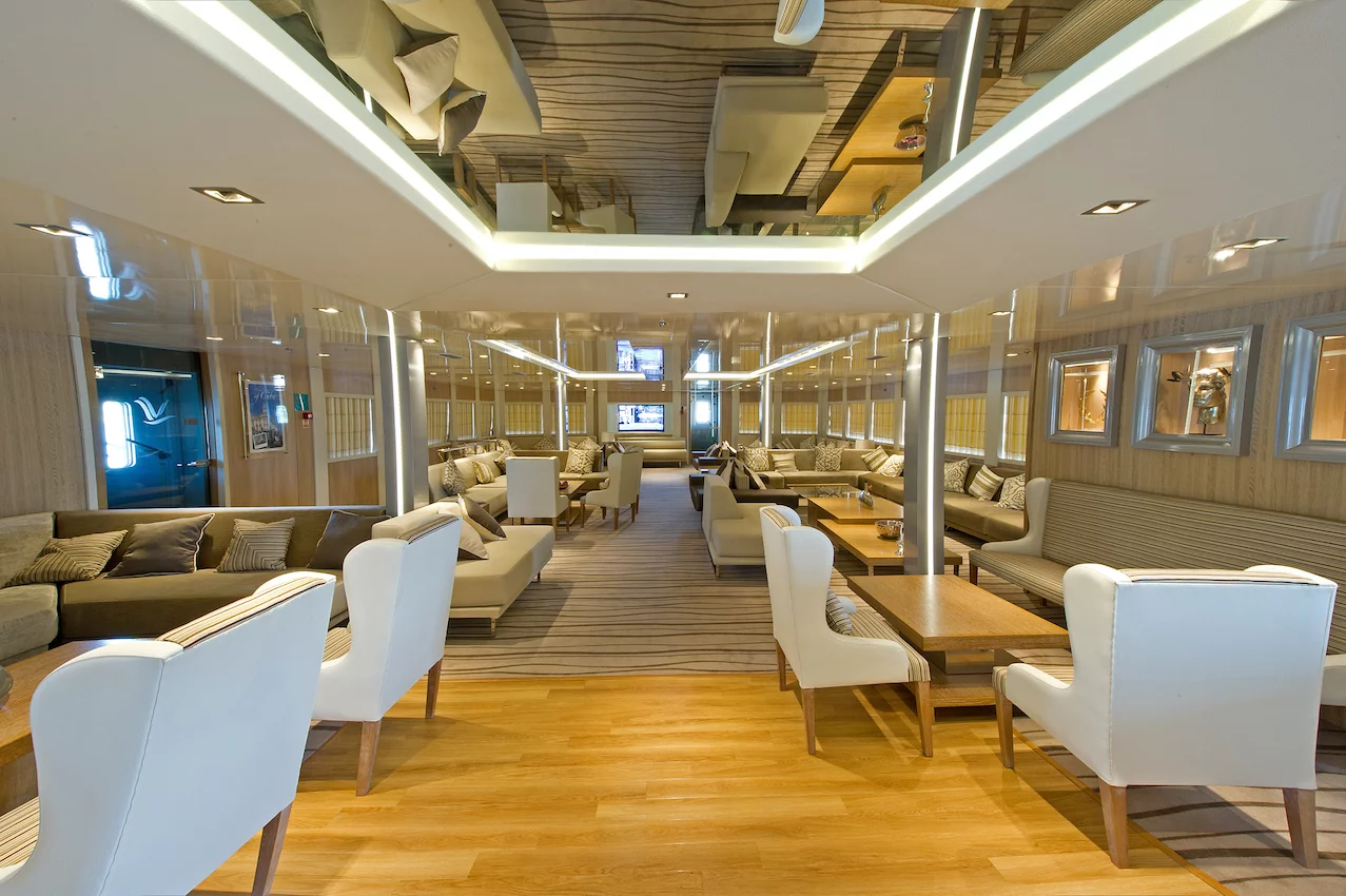 Motor Yacht (Variety Voyager)  - 6
