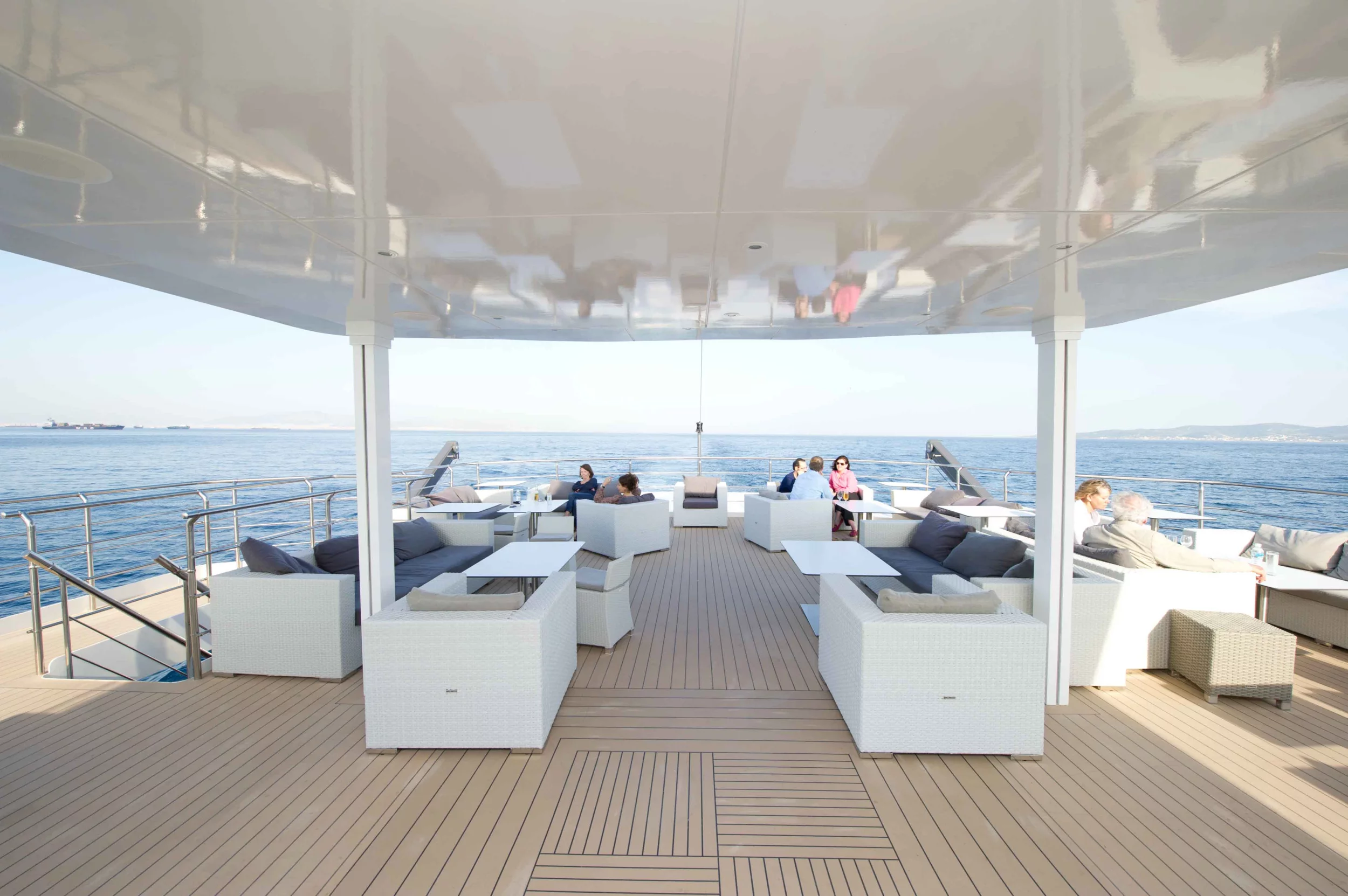 Motor Yacht (Variety Voyager)  - 16
