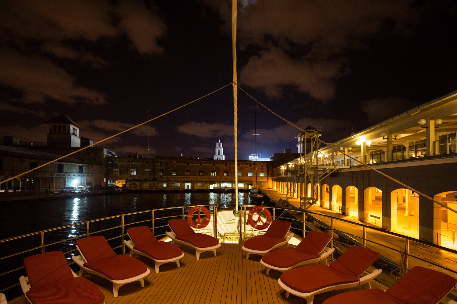 Photo #3 - Motor sailer (Panorama II) in Papeete - 3109