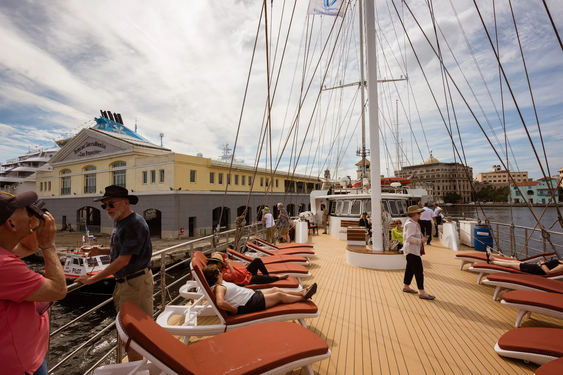 Motor sailer (Panorama II)  - 3