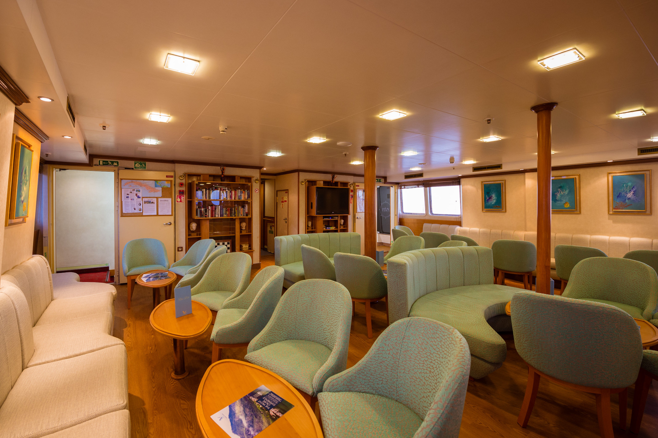 Photo #5 - Motor sailer (Panorama II) in Papeete - 3109