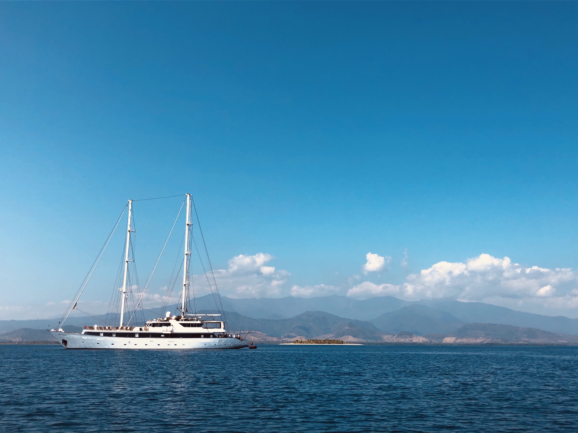 Photo #9 - Motor sailer (Panorama II) in Papeete - 3109