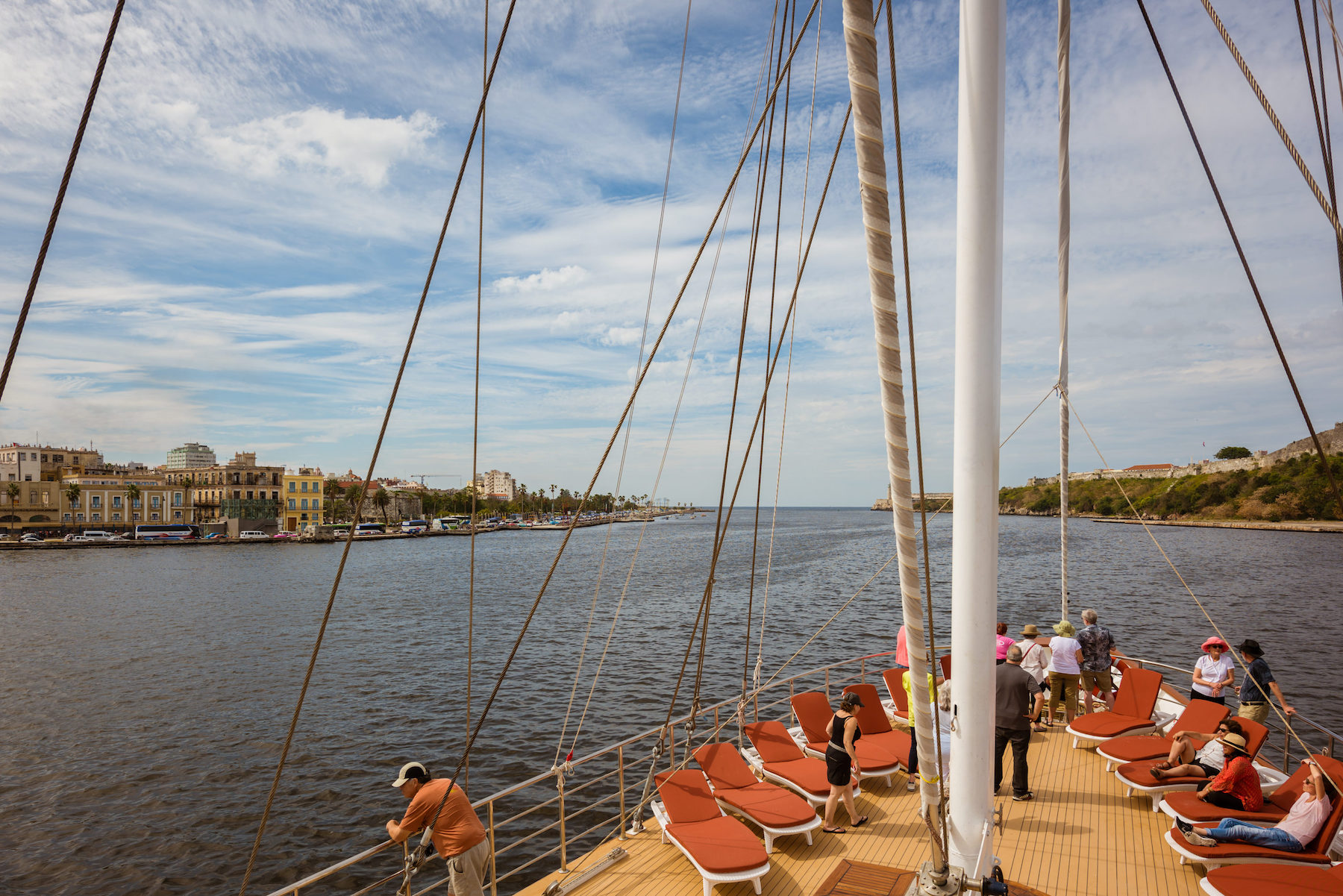 Photo #10 - Motor sailer (Panorama II) in Papeete - 3109