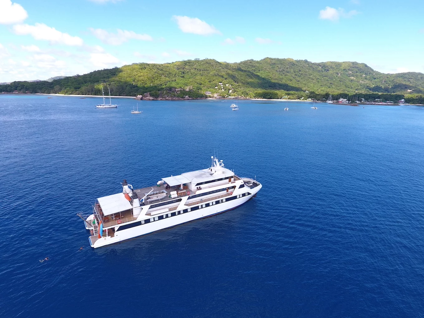Power catamaran (Pegasos)  - 12