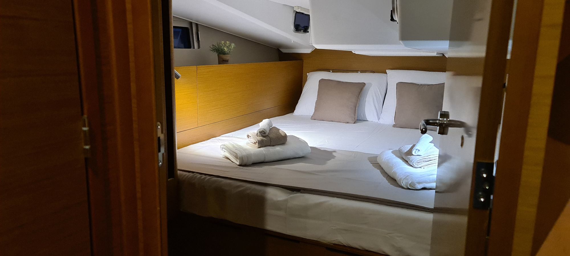 Photo #6 - Jeanneau Sun Odyssey 490 (SELINI) in Kavala - 3120