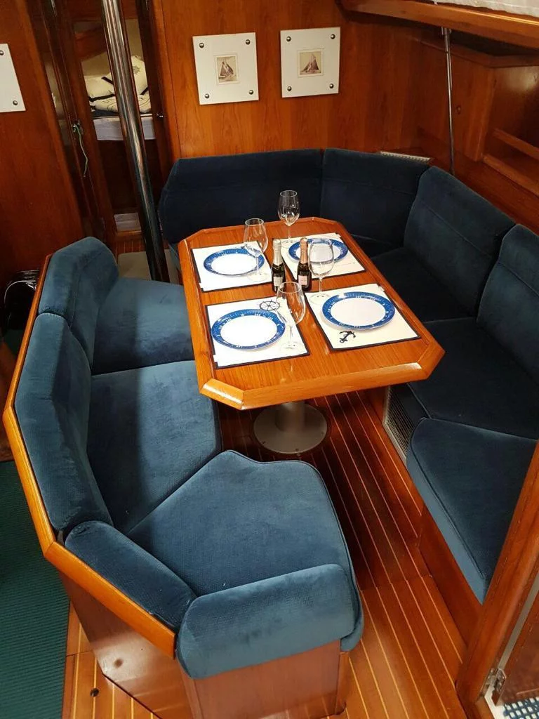 Jeanneau 42 (Santos)  - 6
