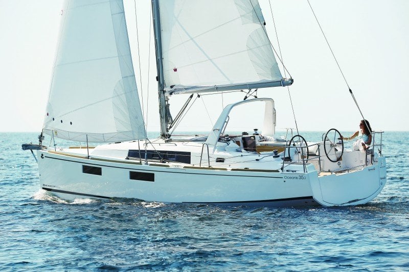 Photo #1 - Oceanis 35.1 (Mistral) en Hyères - 3159