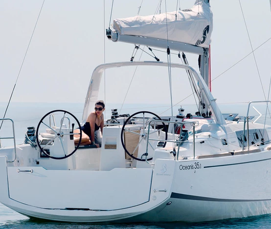 Photo #2 - Oceanis 35.1 (Mistral) en Hyères - 3159