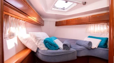 Bavaria Cruiser 40 (Bunny Girl)  - 4