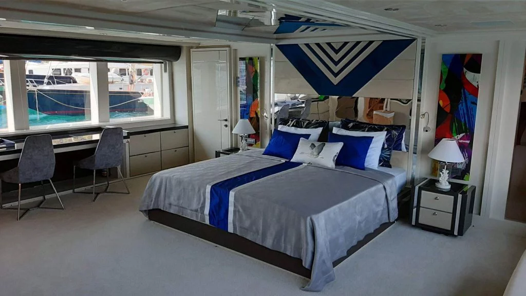 Motorboat Custom Built (Ultra Luxury Motoryacht)  - 17