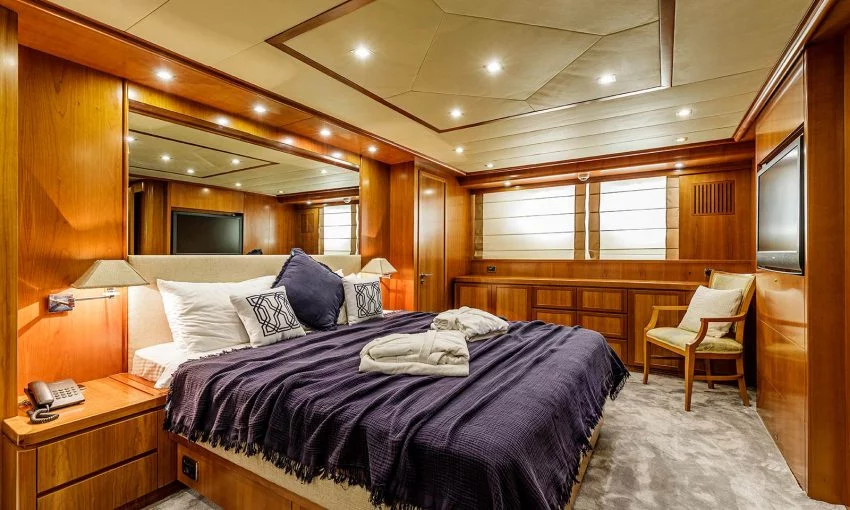 Falcon (Motorboat 35M)  - 15