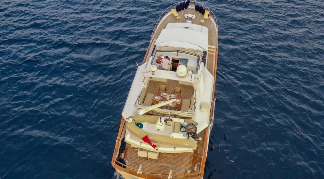 Custom Built Motorboat (Custom Built Motorboat)  - 2