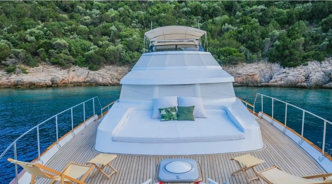 Custom Built Motorboat (Custom Built Motorboat)  - 3