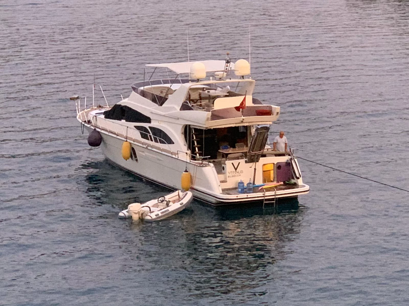 Custom Built Motorboat (Motorboat Yuss)  - 18