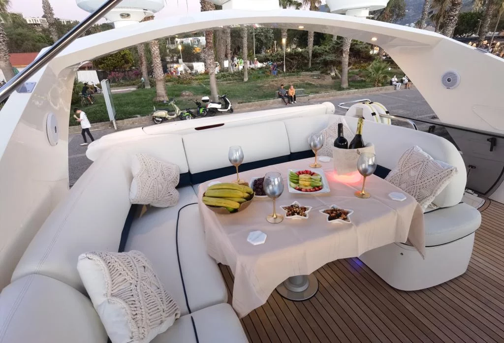 Princess V65 (Motorboat D)  - 7