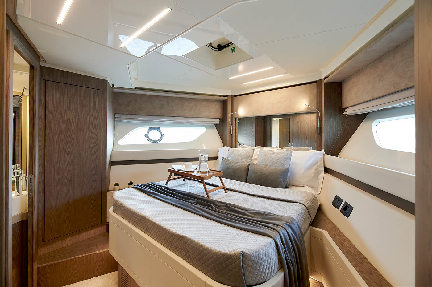 Photo #19 - Ferretti (El Petas) in Athens - 3205