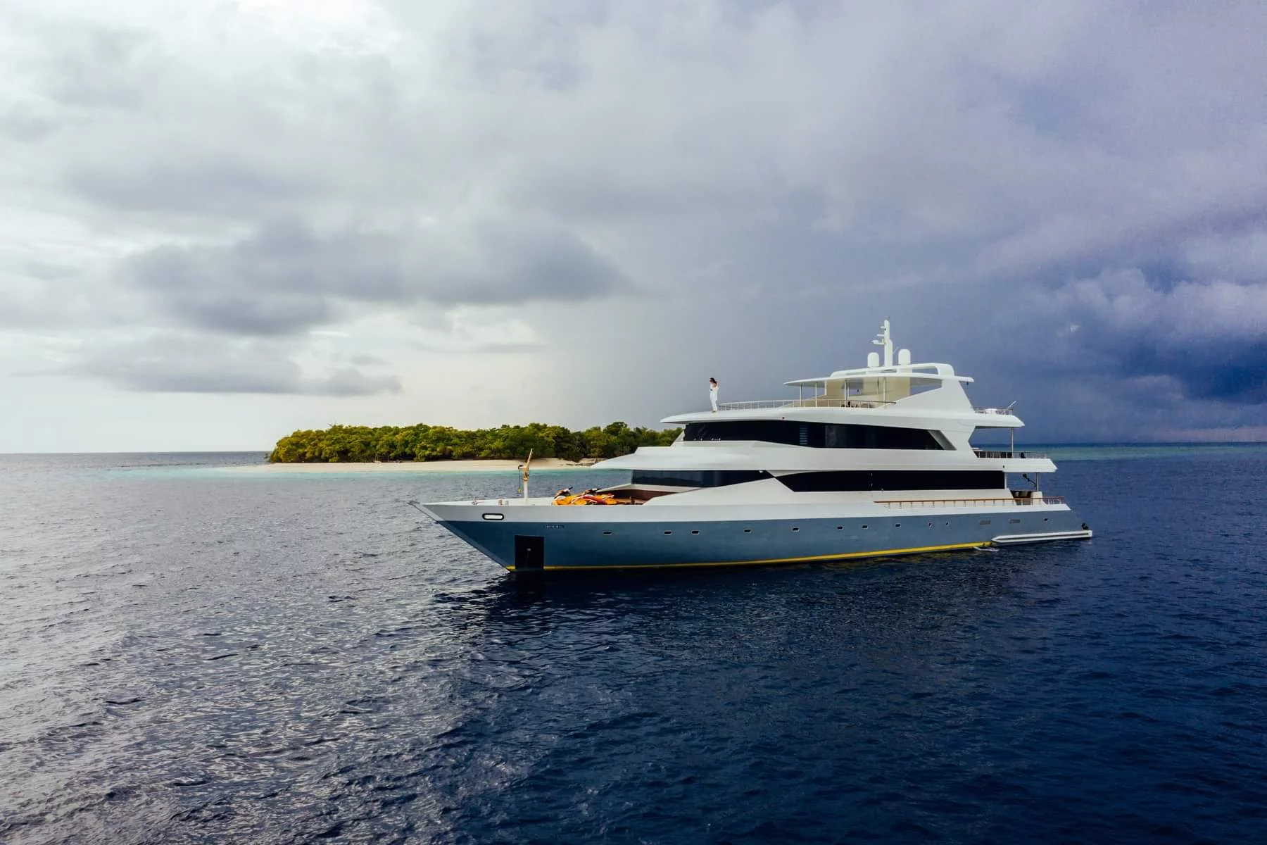 Motor yacht (Princess Ulua)  - 0