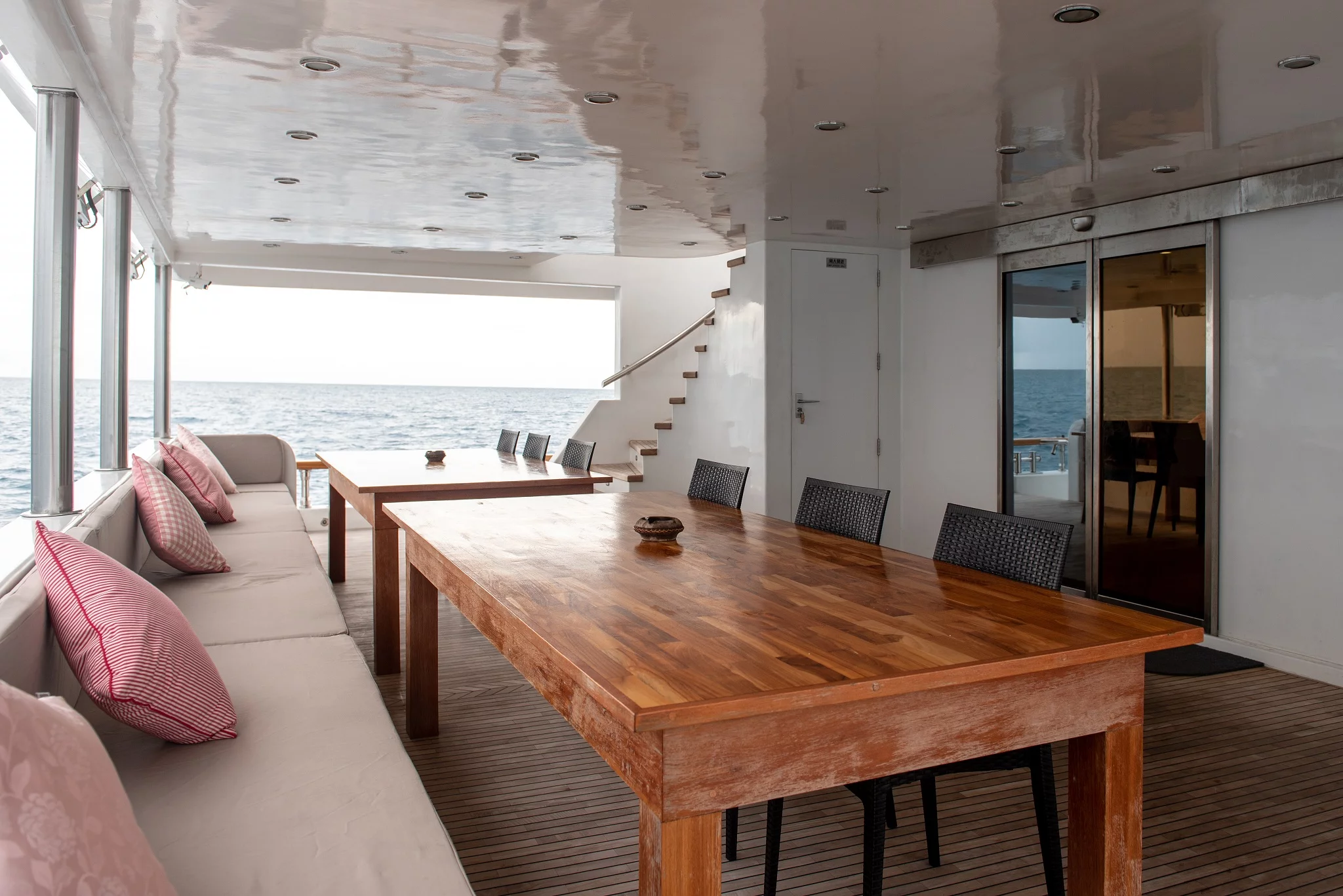 Motor yacht (Princess Ulua)  - 2