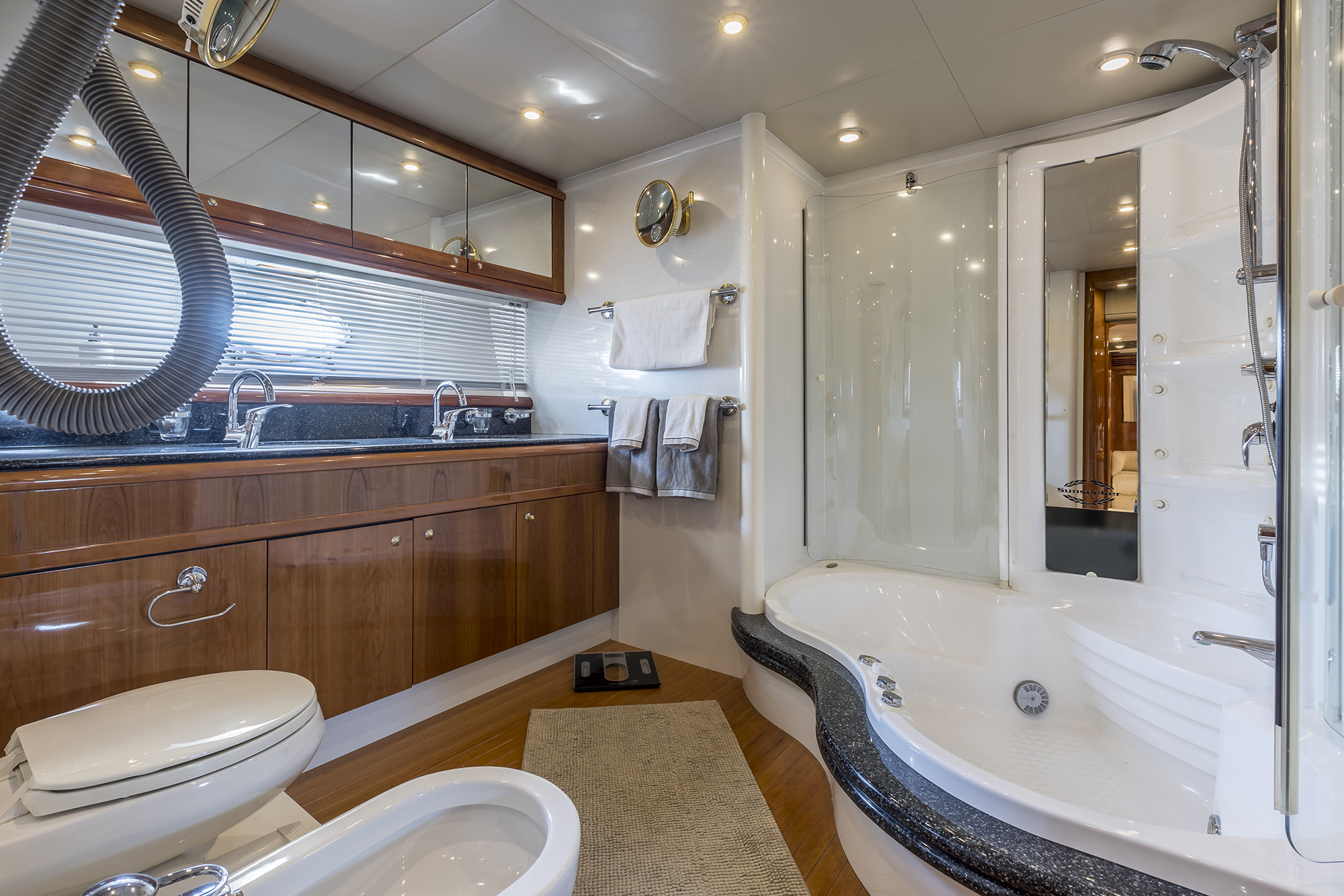 Photo #10 - SUNSEEKER MANHATTAN 84 (SKYWATER) in Kastela - 3252