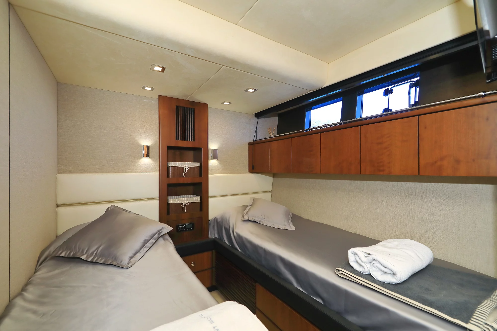 FAIRLINE SQUADRON 78 (SCHATZI)  - 28