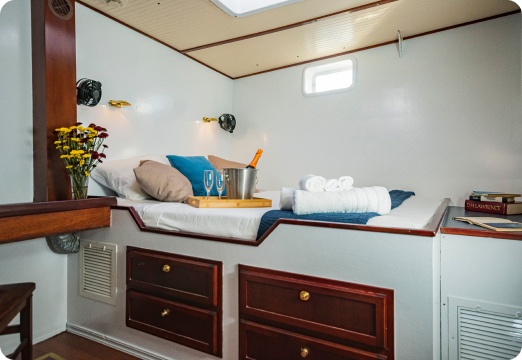 Photo #7 - Custom Made (Schooner Laurie Anne) in Portobelo - 3261