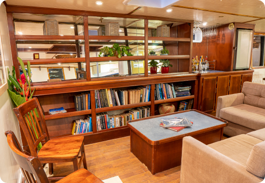 Photo #14 - Custom Made (Schooner Laurie Anne) in Portobelo - 3261