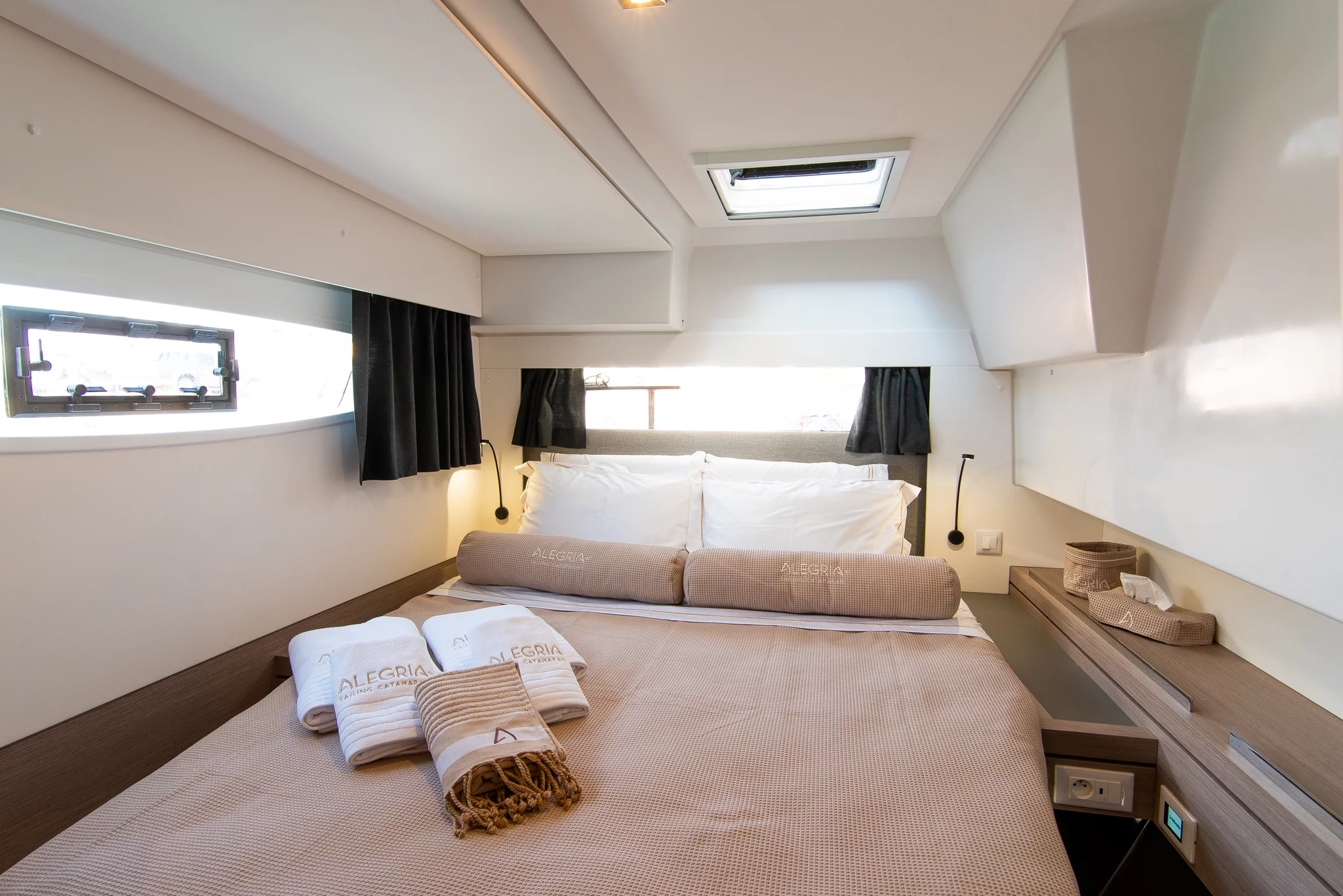 Fountaine Saona 47 ("Alegria" Boutique Crewed)  - 17