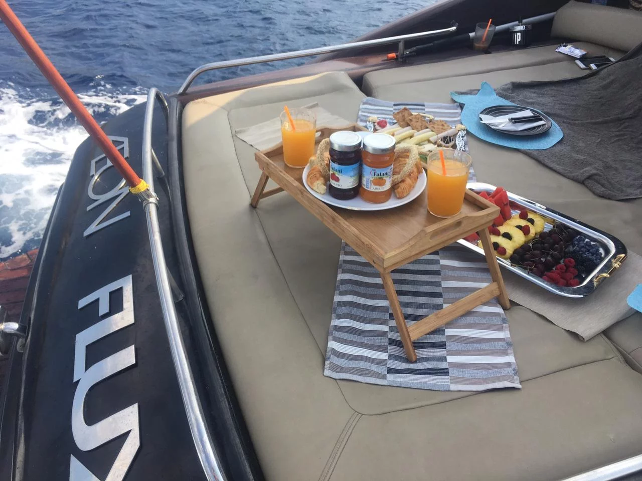 SUNSEEKER CAMARGUE 47 (AEON FLUX)  - 2