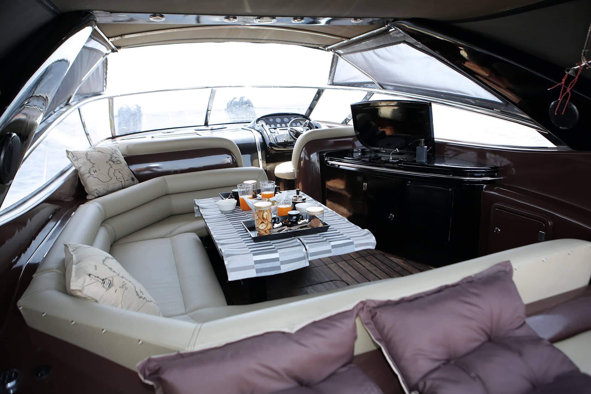 Photo #9 - SUNSEEKER CAMARGUE 47 (AEON FLUX) in Glyfada - 3266