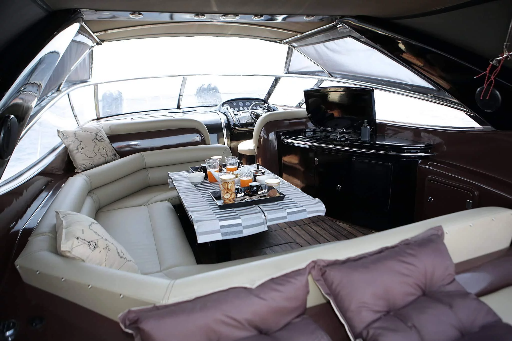SUNSEEKER CAMARGUE 47 (AEON FLUX)  - 8