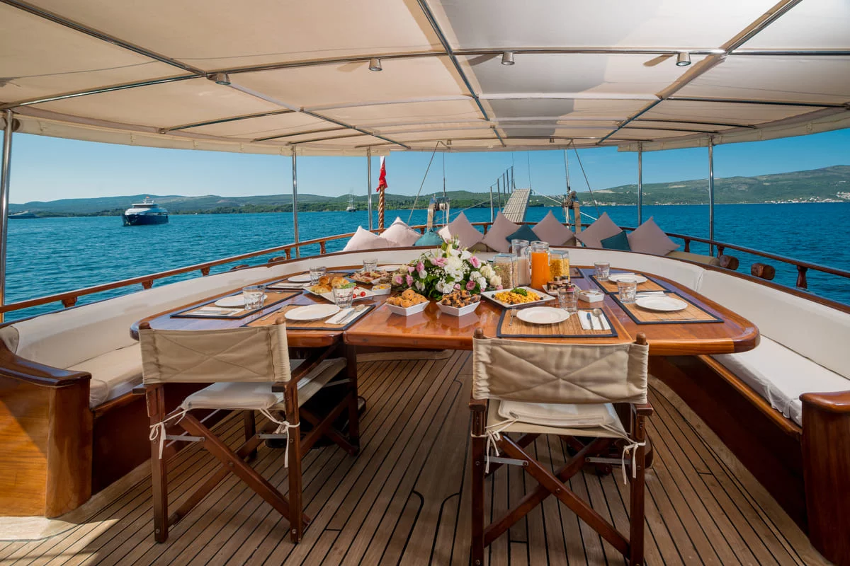 Motor Sailor (Kaptan Sevket Cabin)  - 22