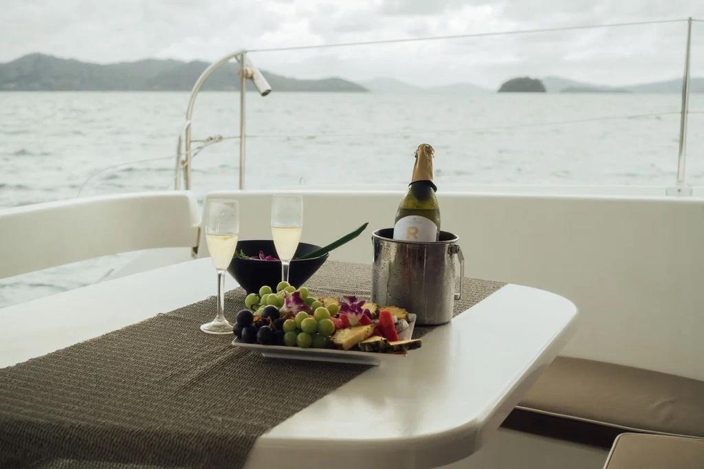 Photo #10 - Lipari 41 (Lady Alla) en Phuket - 3279