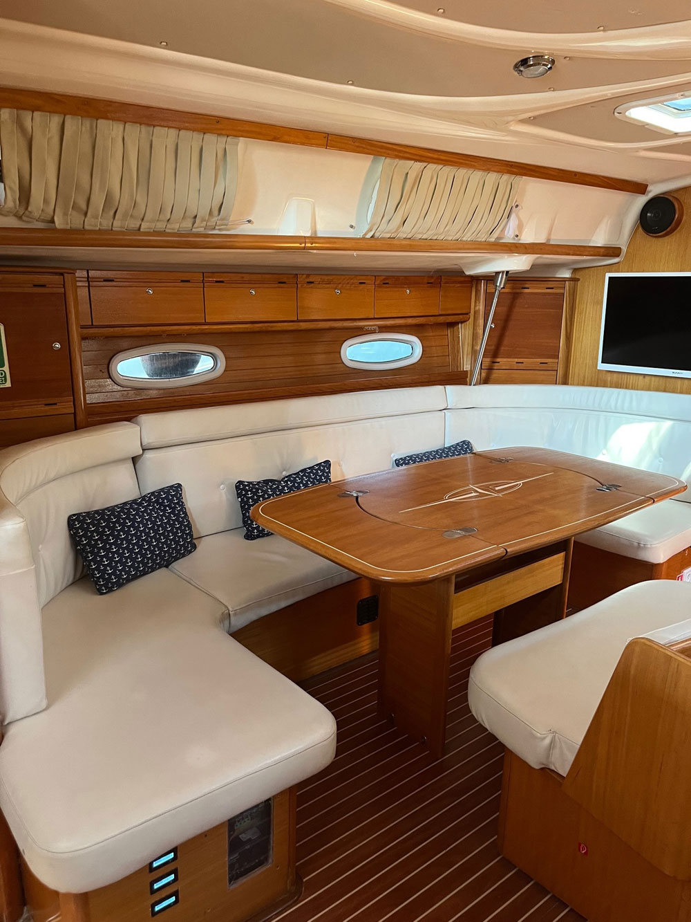 Photo #11 - Bavaria 50 Cruise (Mythos) en Astros - 3287