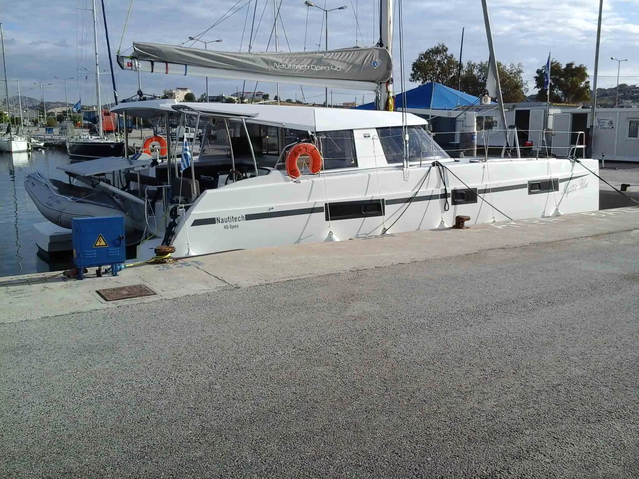 Nautitech 40 Open (Mystic Blue)  - 18