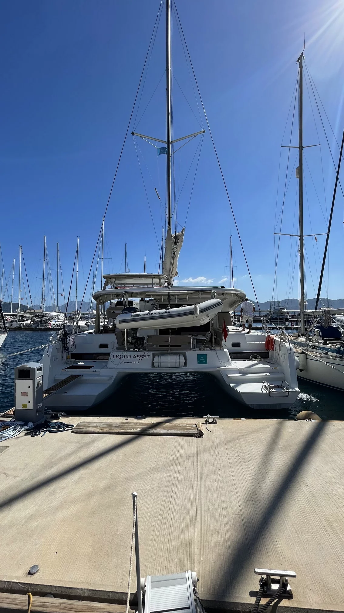 Lagoon 42 (Liquid Asset)  - 1