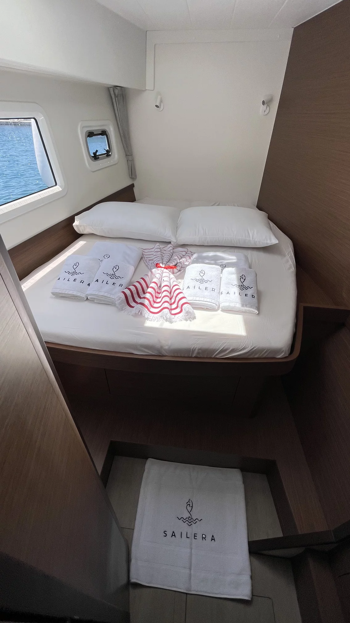 Lagoon 42 (Liquid Asset)  - 6