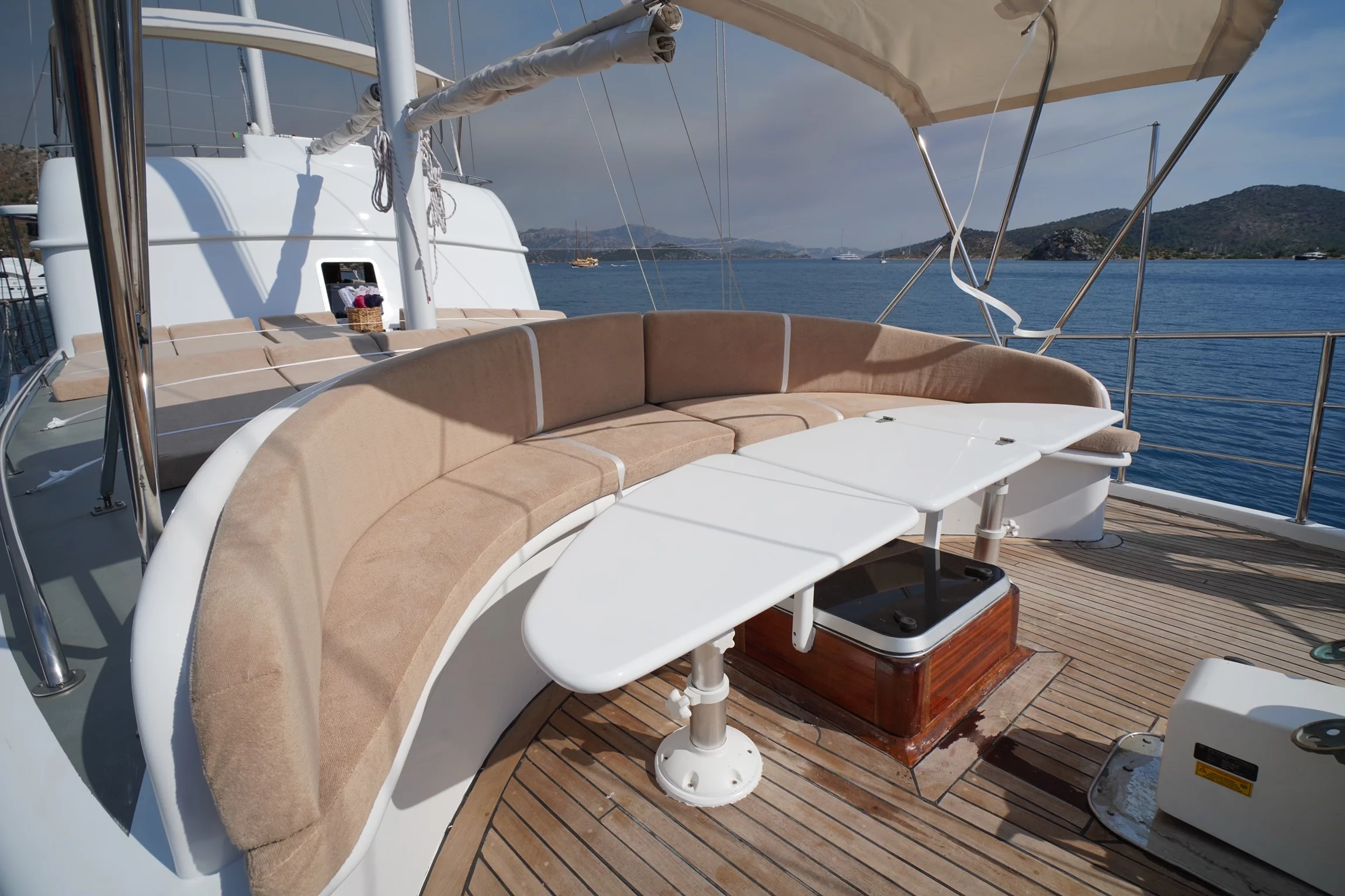 Motorsailer (Lavinia)  - 3