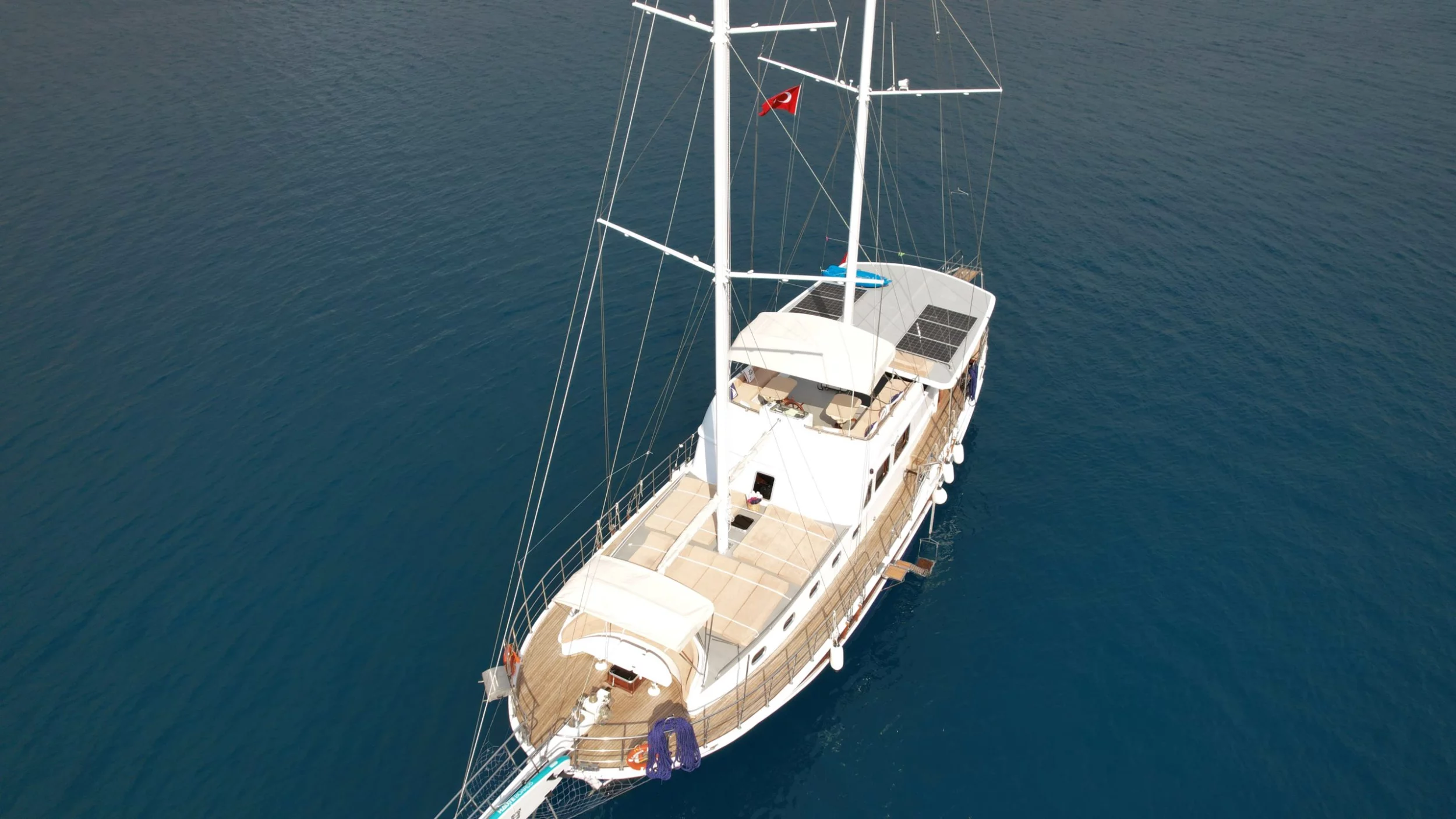 Motorsailer (Lavinia)  - 9