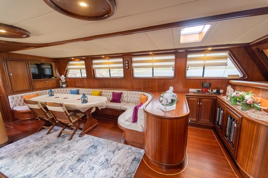 Motorsailer (Prenses Bugce)  - 27