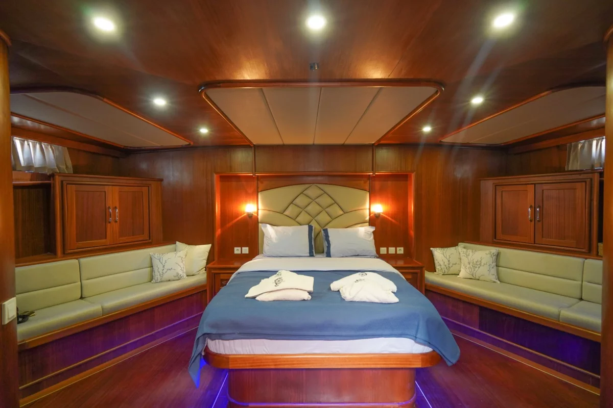 Motorsailer (Prenses Esila)  - 4