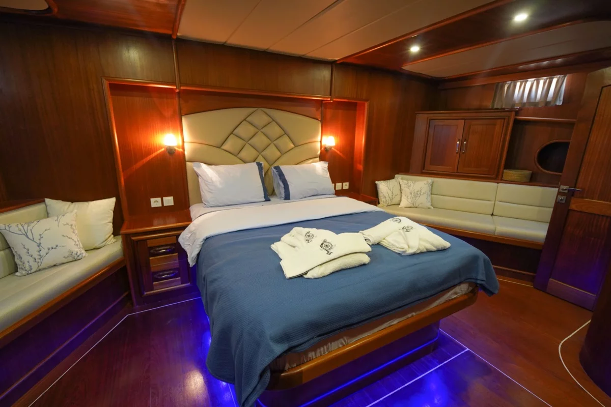 Motorsailer (Prenses Esila)  - 5