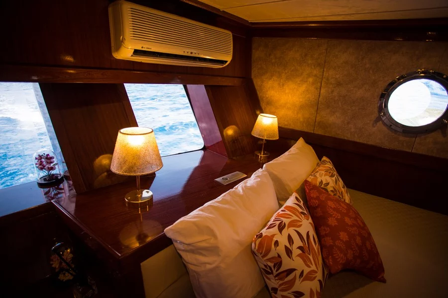 Motorsailer (Queen Of RTT)  - 22
