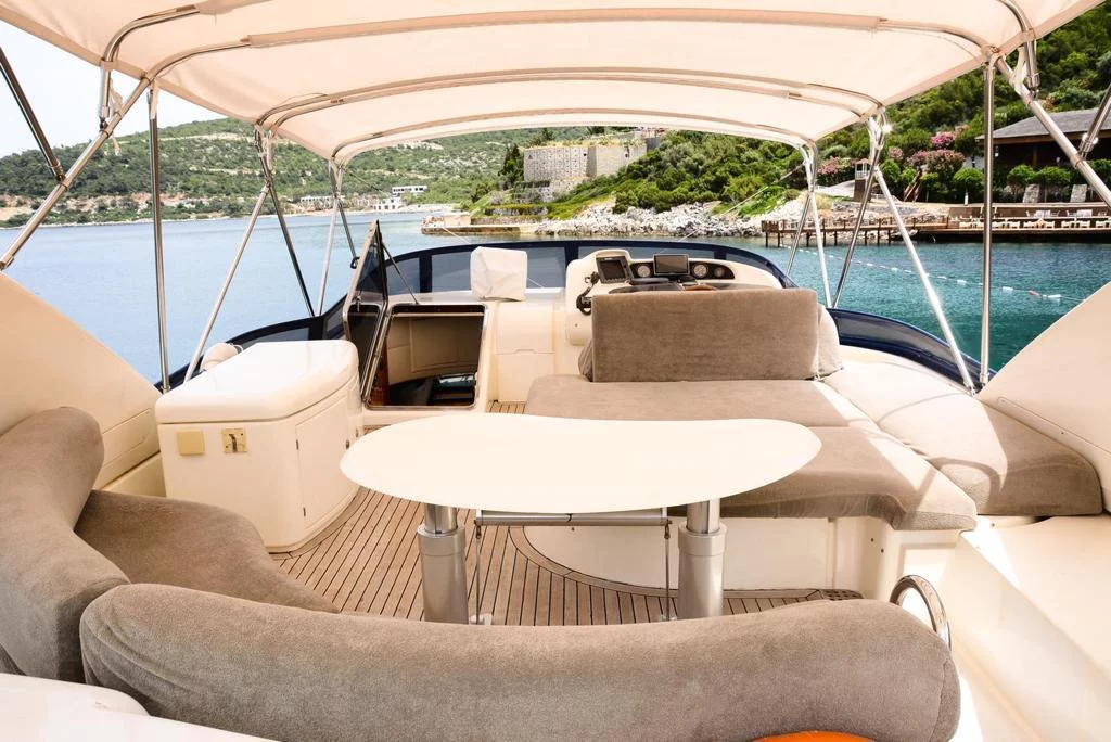 MOTORYACHT (AZIMUT 70)  - 3