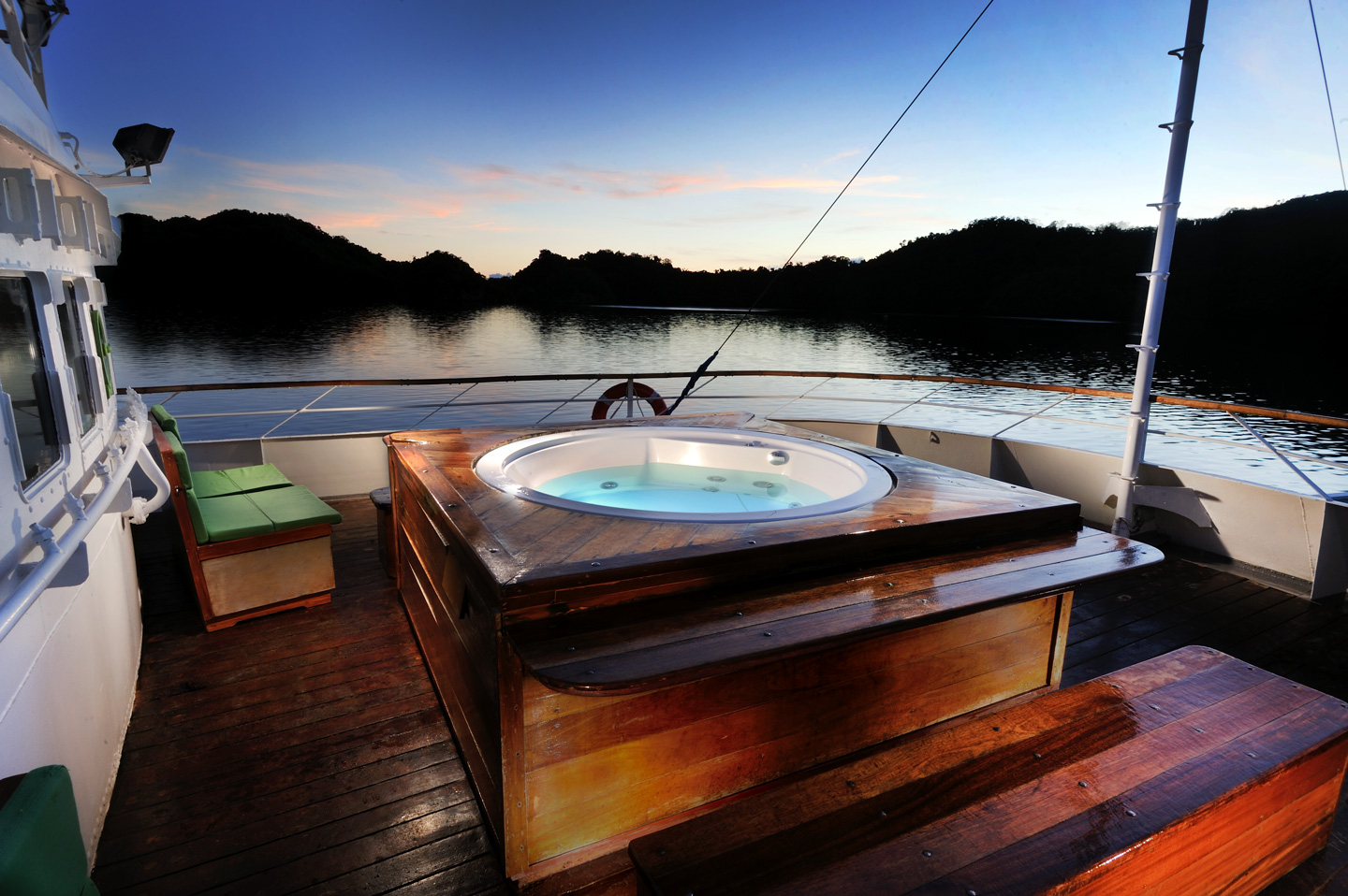 Photo #12 - MY Yacht (Solitude One) en Puerto princesa - 3396