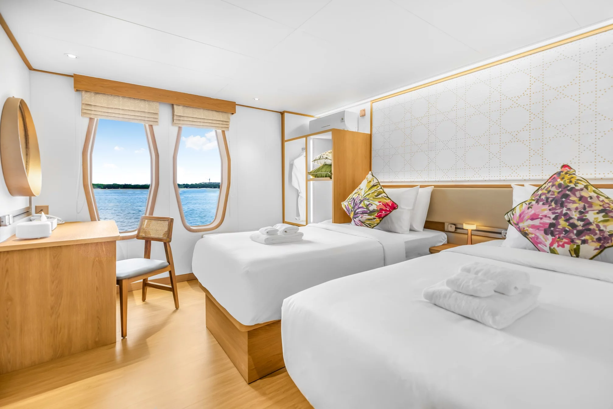 MY Yacht (Solitude Gaia)  - 6