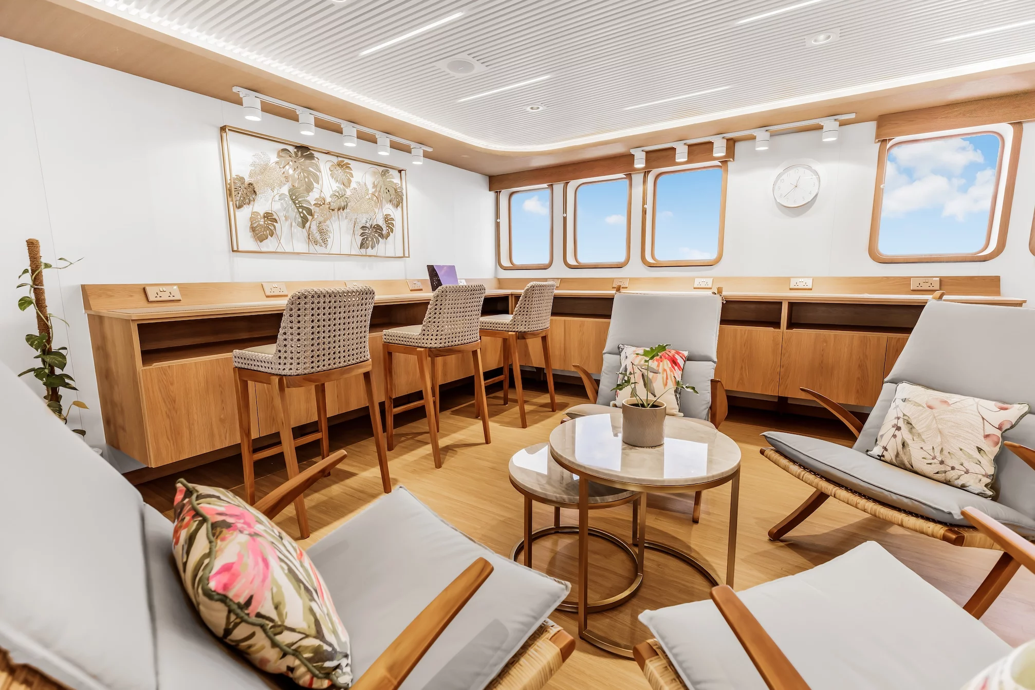 MY Yacht (Solitude Gaia)  - 14